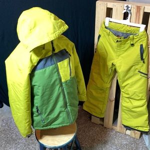 Boulder gear kids large snowsuit top and bottom